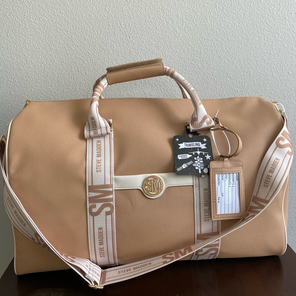 STEVE MADDEN camel/cream speedy weekender duffle bag
